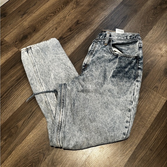 Abercrombie & Fitch Light Gray Women's Straight Leg Jeans - Picture 2 of 11